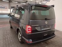 Pogled od pozadi levo