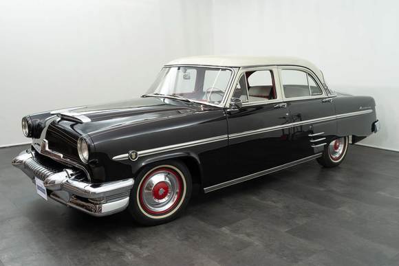 View front left