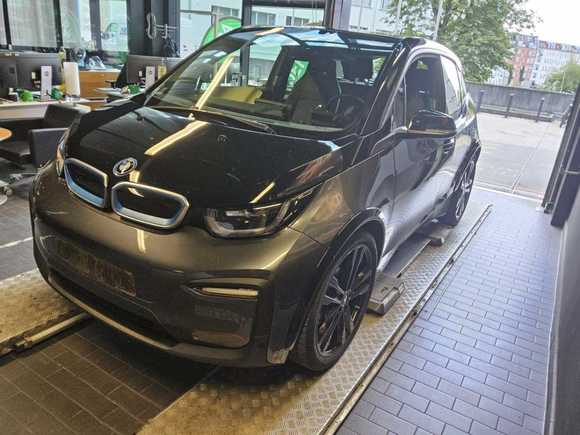 View front left