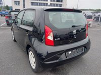 Skats no kreisās puses aizmugurē