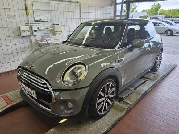 View front left