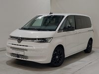 Pogled levo spredaj