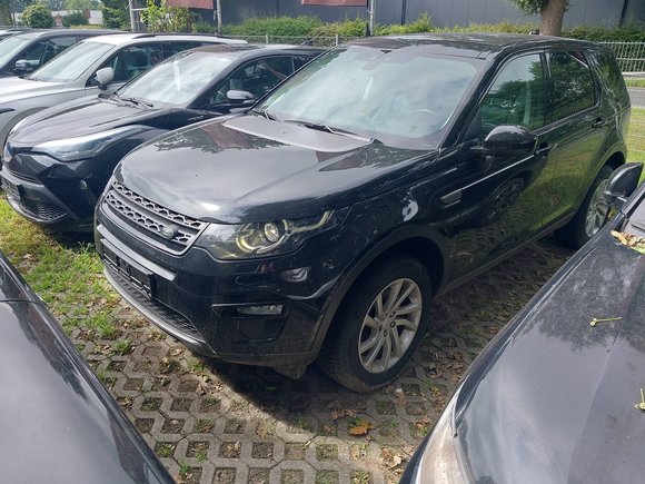 Skats no kreisās puses priekšā