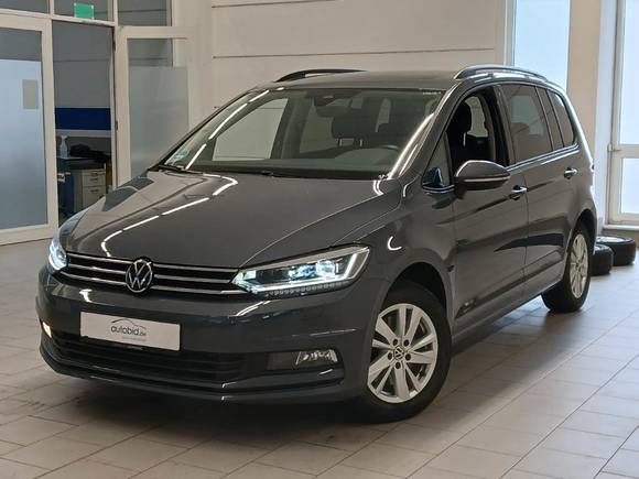 Pogled levo spredaj