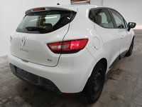 Skats no labās puses aizmugurē