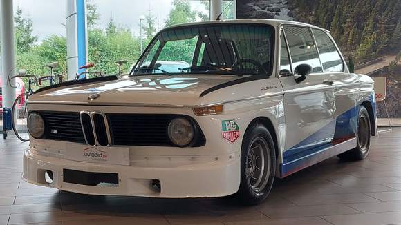 View front left