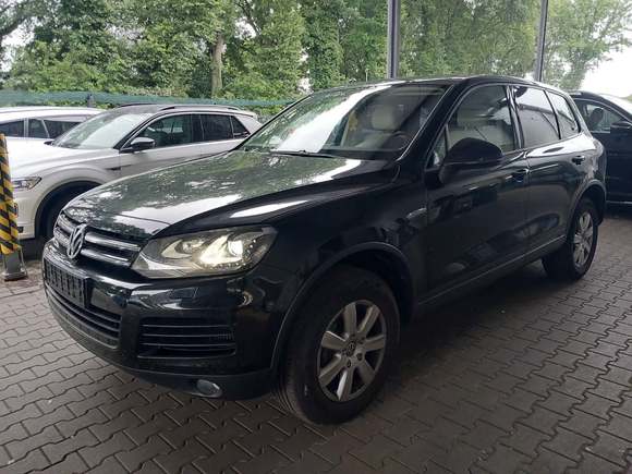 Skats no kreisās puses priekšā