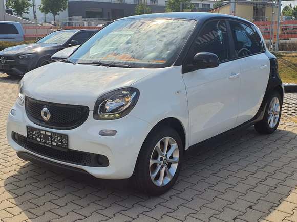 View front left