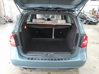 View of boot / luggage space