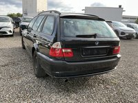 Skats no kreisās puses aizmugurē