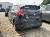 Skats no kreisās puses aizmugurē