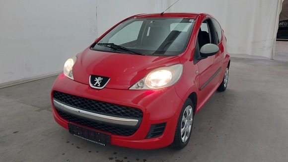 View front left