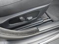 Vista de los botones de control del asiento trasero