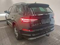 Vaade tagant vasakult