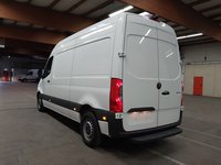 Pogled od pozadi levo