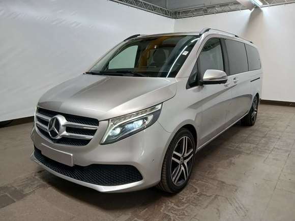 Pogled od napred levo