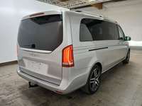 Pogled od pozadi desno