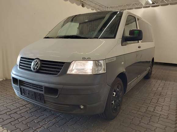 Pogled levo spredaj
