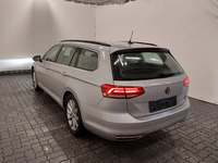 Vaade tagant vasakult