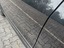 Stopy dorazu hrany dveří vlevo vpředu