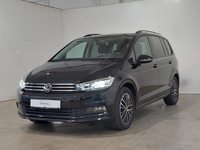 Skats no kreisās puses priekšā