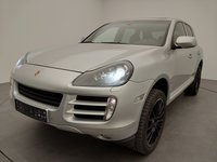 Изглед отпред отляво