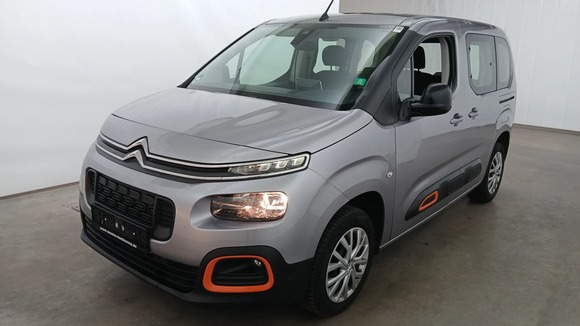 View front left
