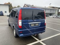 Vedere spate stânga
