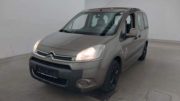 View front left