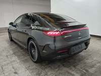 Vaade tagant vasakult