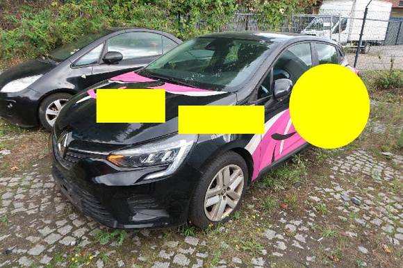 Skats no kreisās puses priekšā