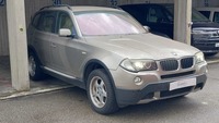 Pogled desno spredaj
