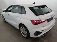 Vaade tagant vasakult