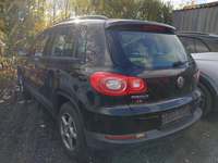 Vaade tagant vasakult