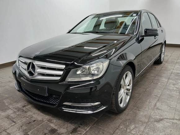 Vaizdas iš priekio kairės