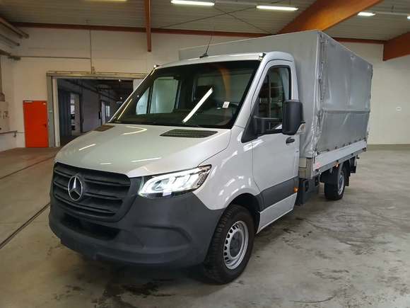 Pogled od napred levo