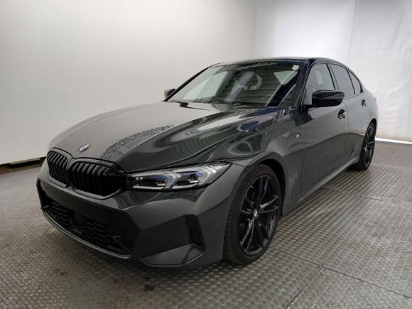 Pogled od napred levo