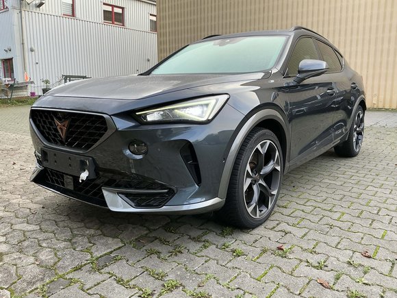 Pogled od napred levo