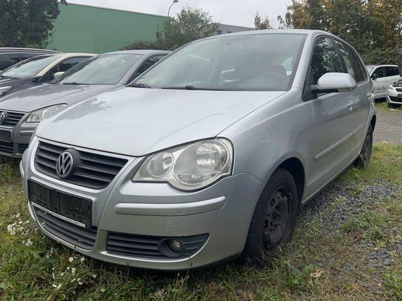 Pogled levo spredaj
