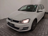 Skats no kreisās puses priekšā