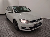 Skats no labās puses priekšā