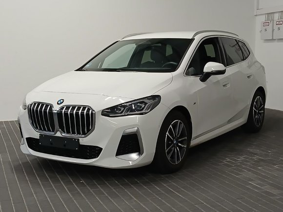 Vue de l’avant gauche