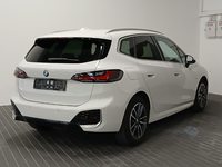 Vue de l’arrière droit