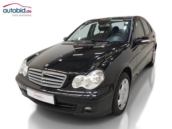 Pogled od napred levo