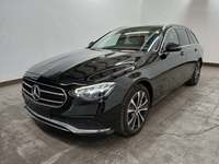 Skats no kreisās puses priekšā