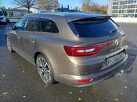 Vaade tagant vasakult