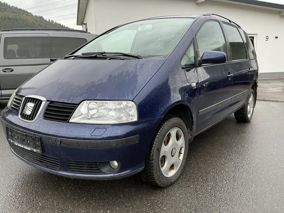 Pogled levo spredaj