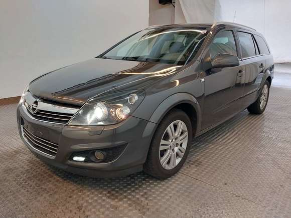 Vue de l’avant gauche