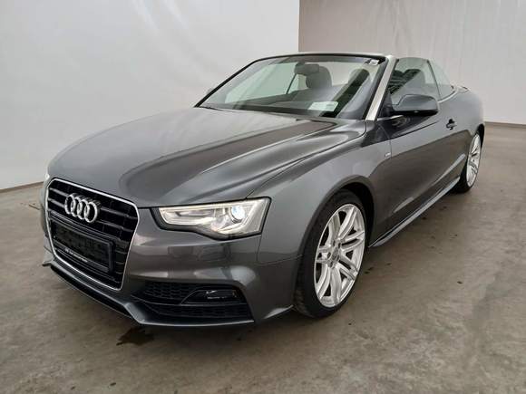 Vue de l’avant gauche