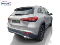 Pogled od pozadi desno